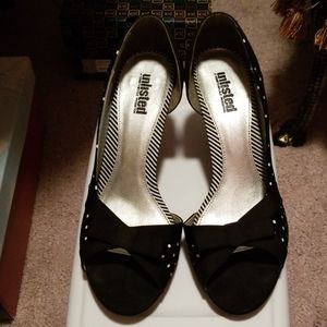 Kenneth Cole Unlisted heel
